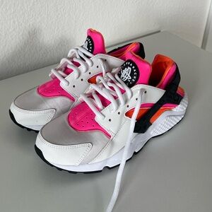 Women’s Nike Huarache. Like new in box size 7. White-Orange-Pink.